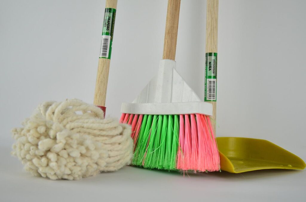 broom, ragpicker, mop-1837434.jpg